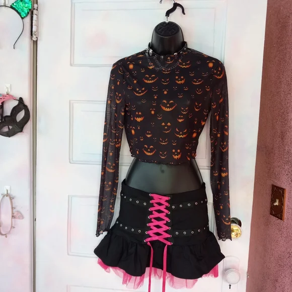 Jack-o-lantern sheer crop top! So cute 😍 nwot! - Picture 6 of 7